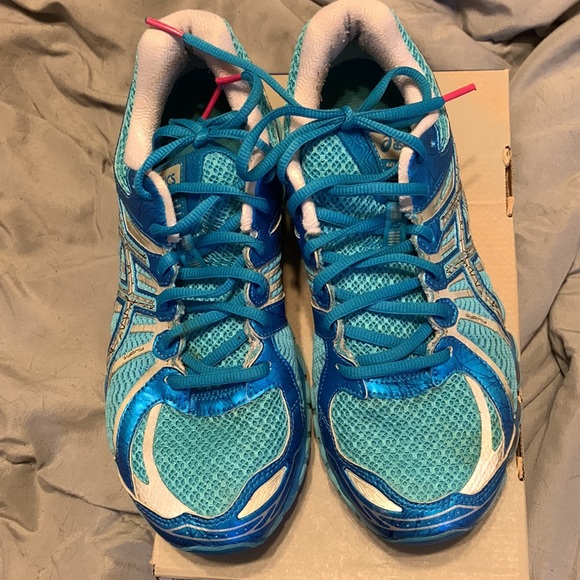 Women’s Asics - Picture 3 of 4